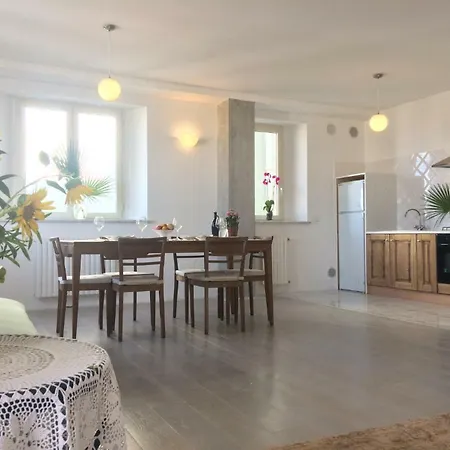 Apartment Chic *