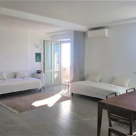 Apartment Chic